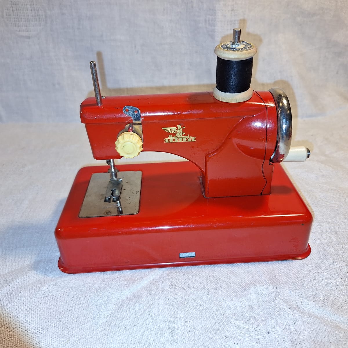 Nähmaschinen - Sewing Machines (view all 27 here)