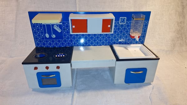 Küchenherde und Zubehör, Haushalt - Kitchens and Accesories, Household (view all of them here)